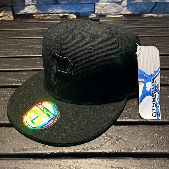 City Hunter Other - NWT PITTSBURGH PIRATES BLACK ON BLACK FLAT BRIM HAT